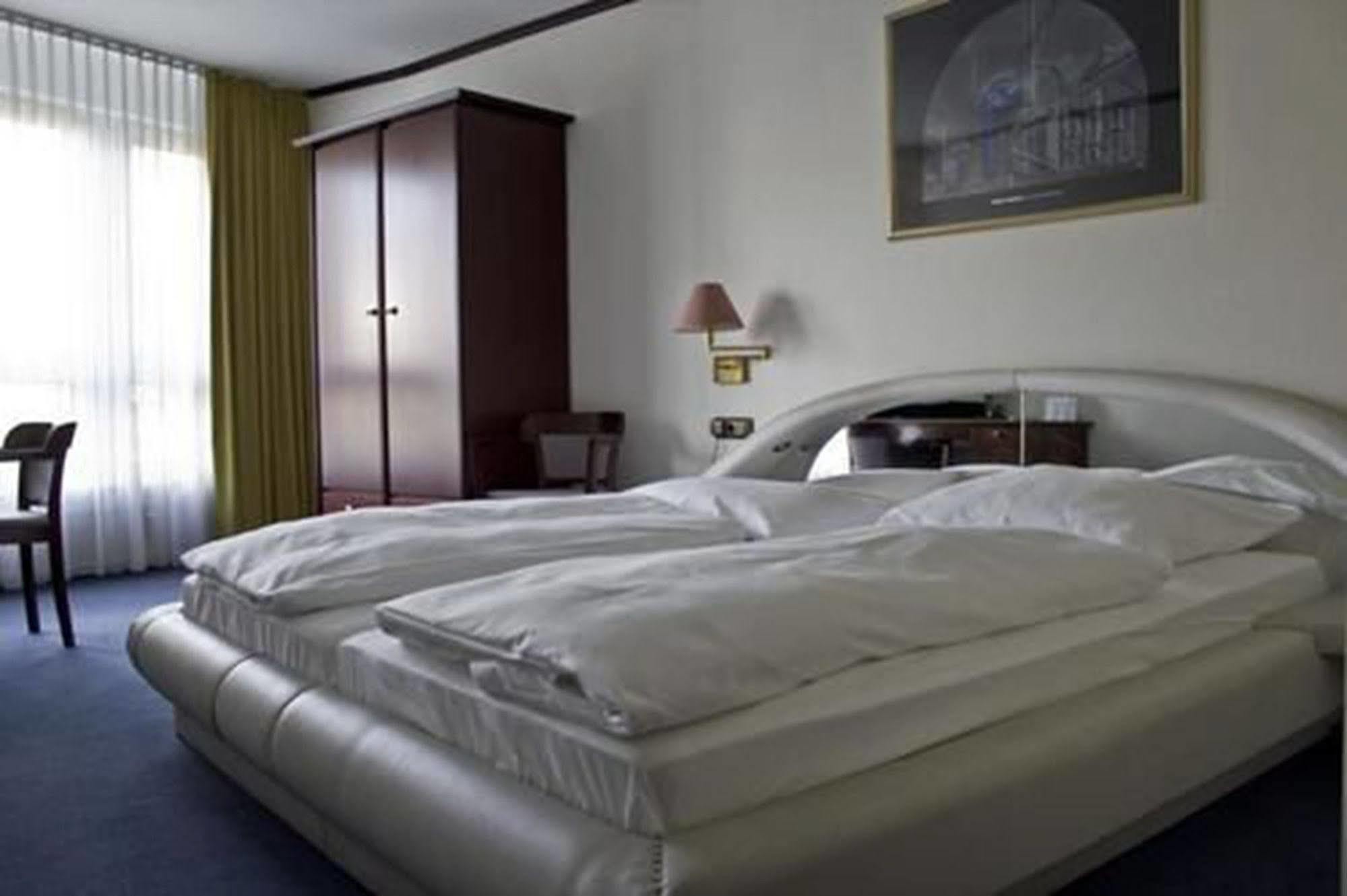 Hotel Panorama am KURFÜRSTENDAMM Berlin Zimmer foto